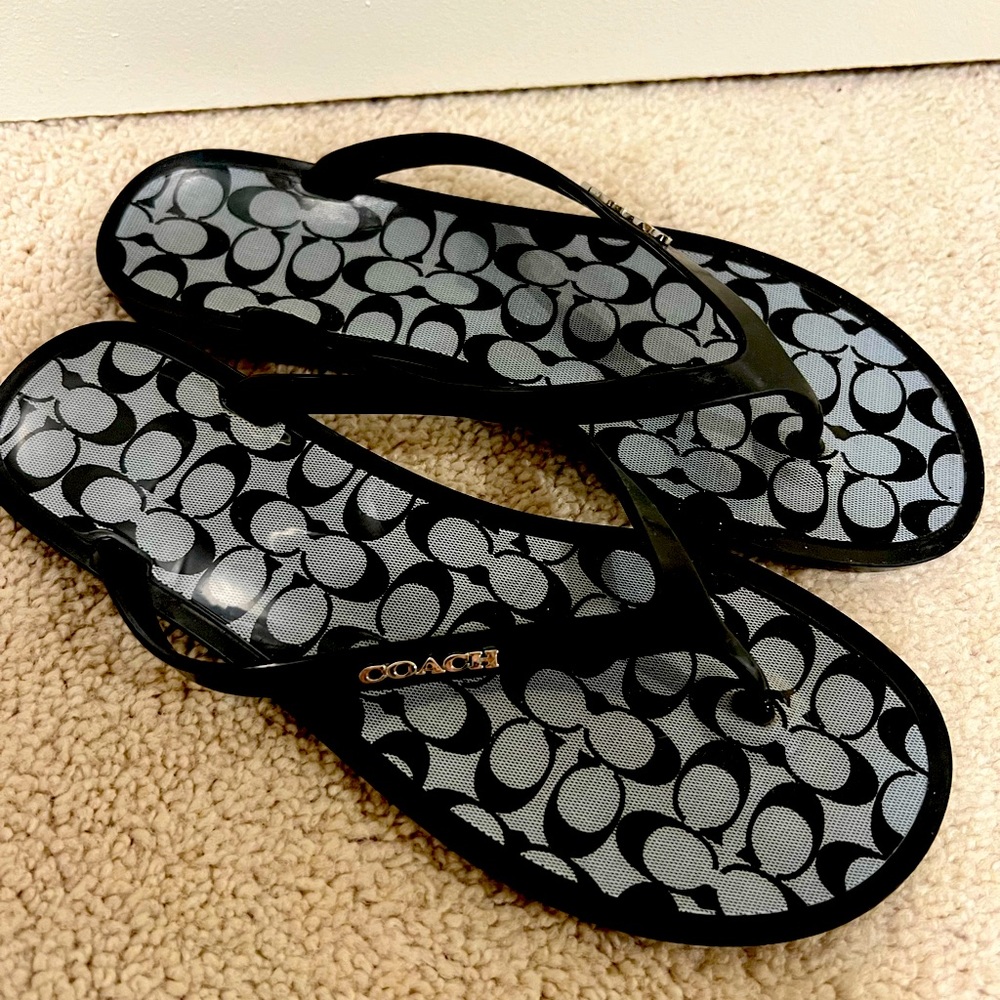 Women’s Coach flip flops, excellent condition, size 7b